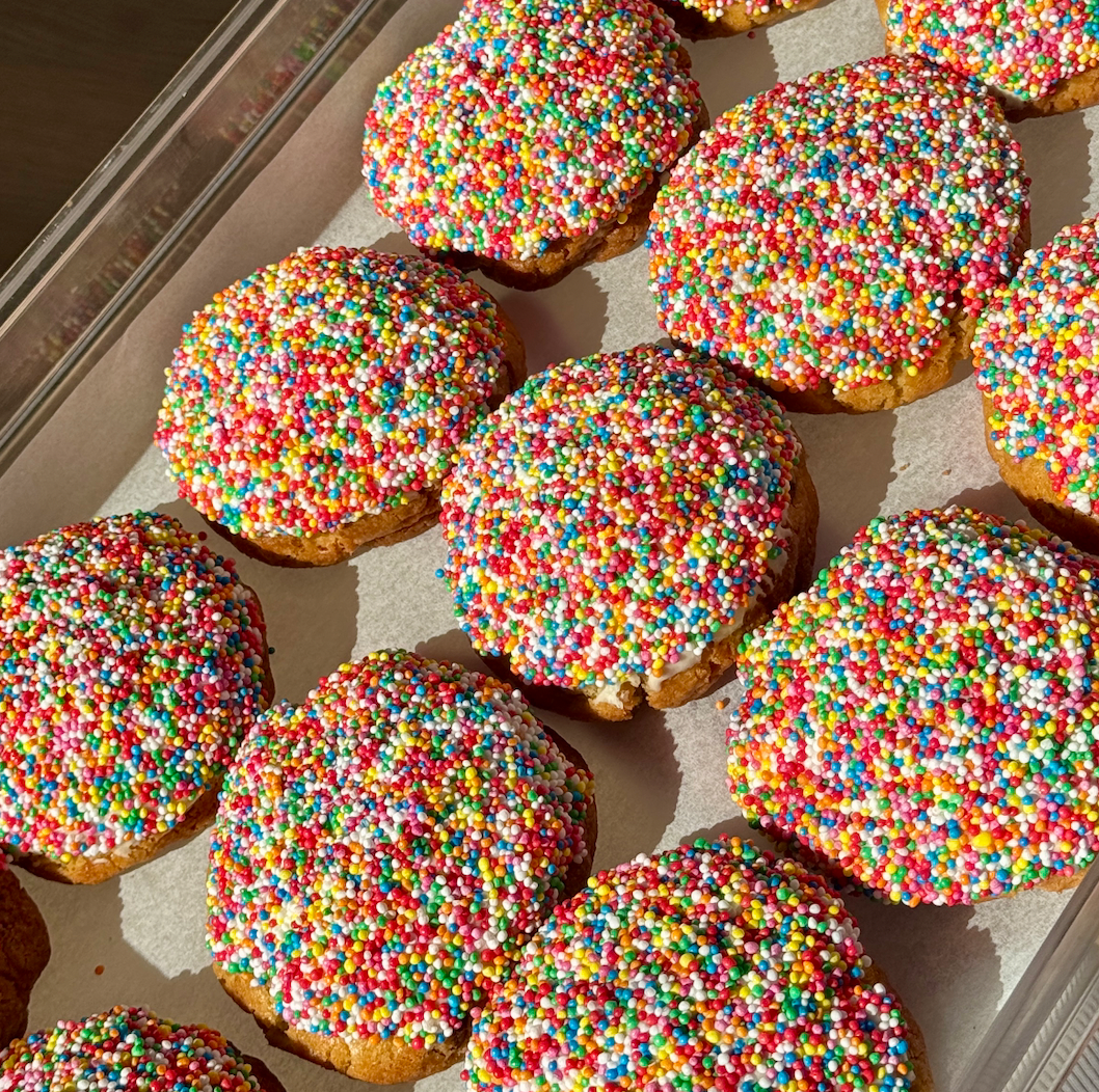 'Dot Cake" Cookie Box